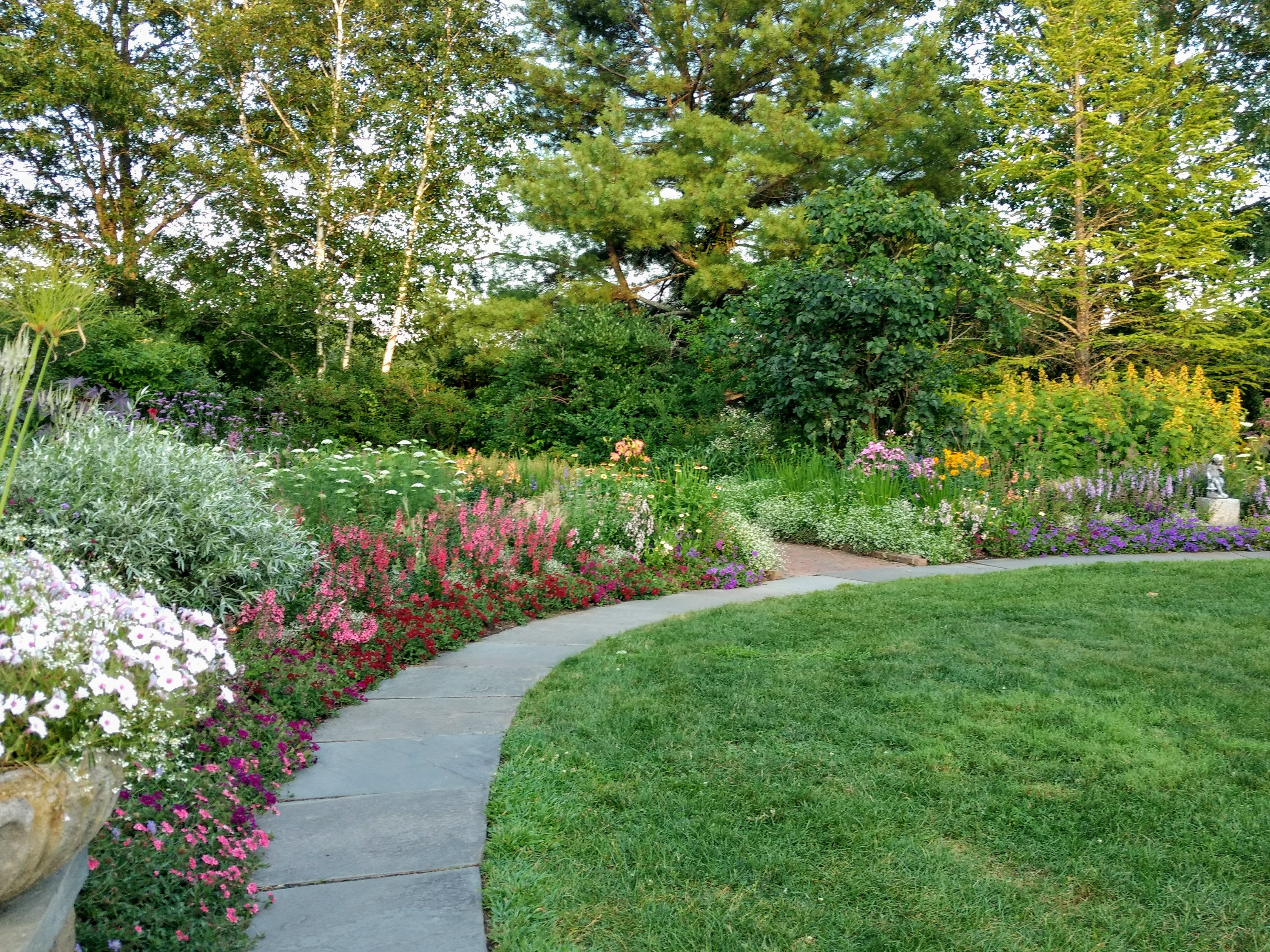 Благоустройство участка частного дома в Якутске и Республике Саха